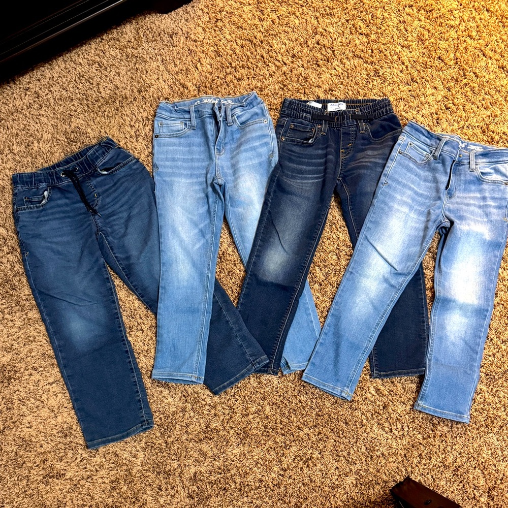 4 pairs of boys size 7 jeans